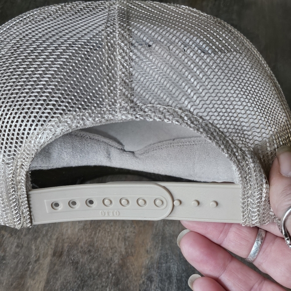 NWT Brown and White Western Style Trucker Hat With Genuine Leather main image 4